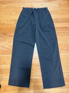 Abercrombie A&F Women’s Charcoal Pinstripe Drawstring Pants
